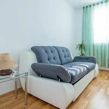 Dino's Apartmán *